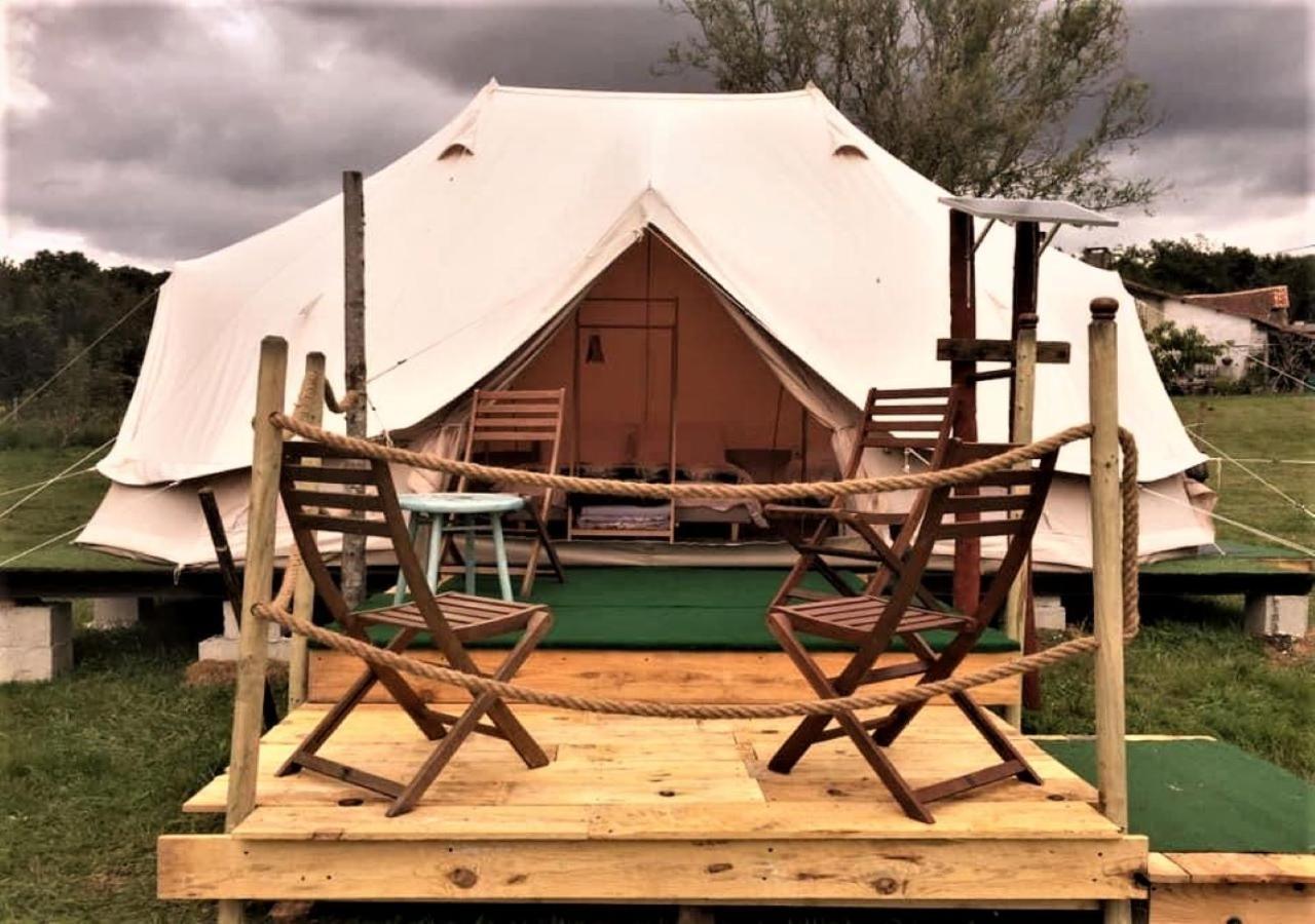 Hotel French Fields Luxury Glamping Original Mongolian Yurt Le-Vieux-Cerier Exteriér fotografie