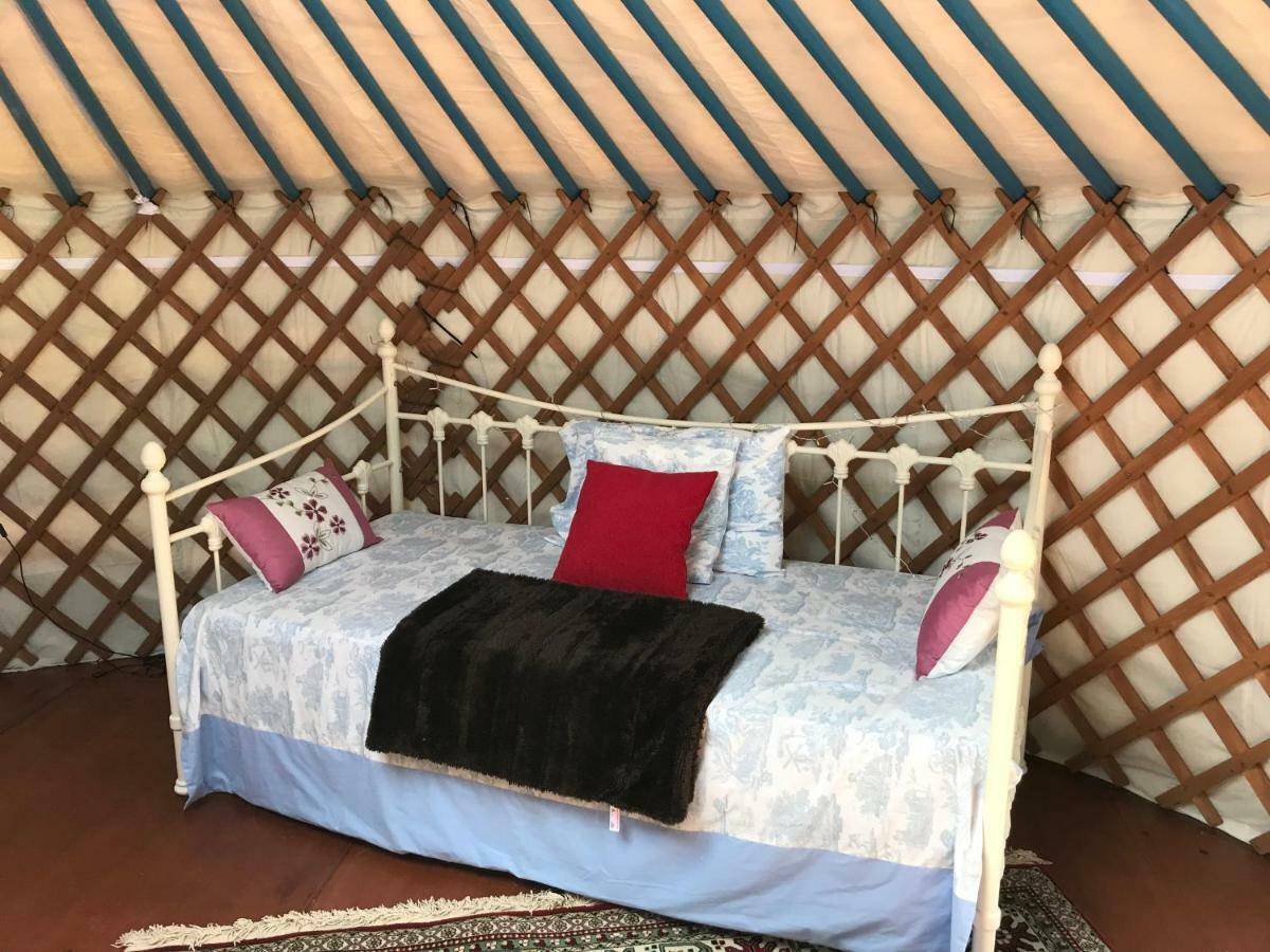 Hotel French Fields Luxury Glamping Original Mongolian Yurt Le-Vieux-Cerier Exteriér fotografie