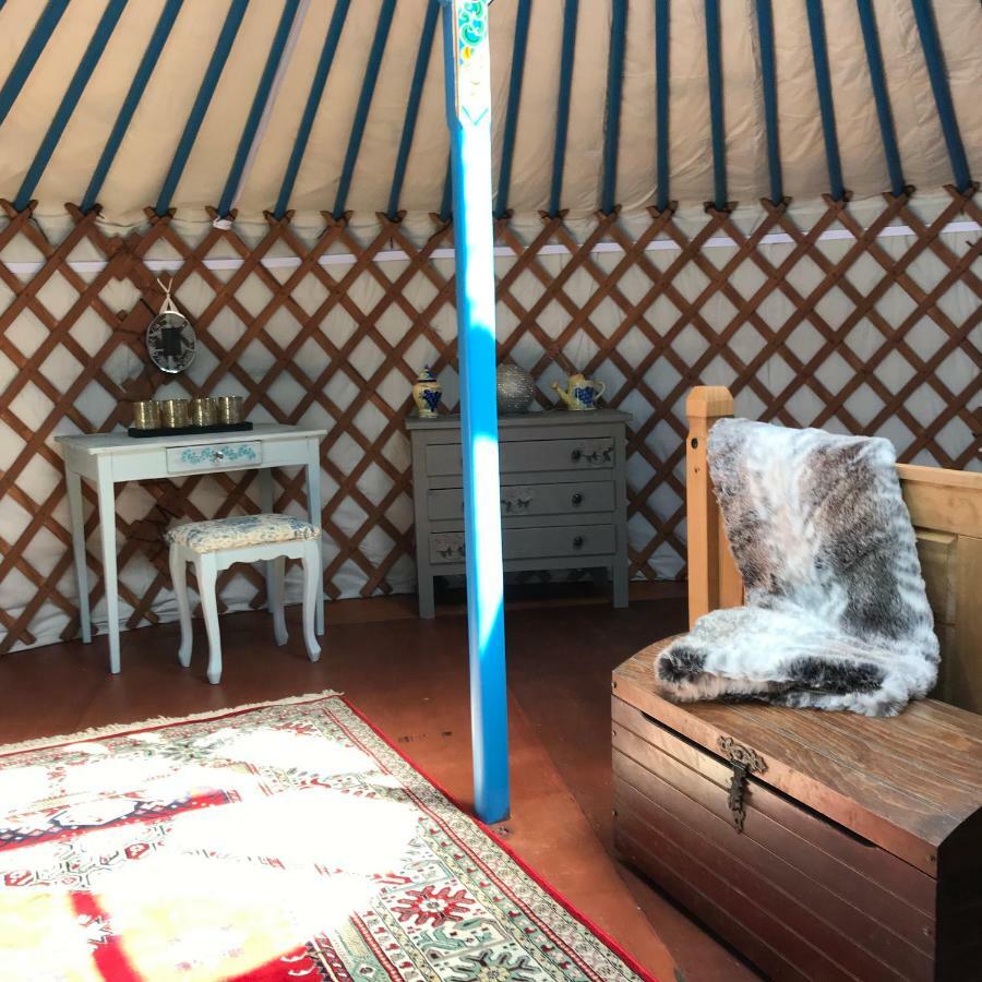 Hotel French Fields Luxury Glamping Original Mongolian Yurt Le-Vieux-Cerier Exteriér fotografie